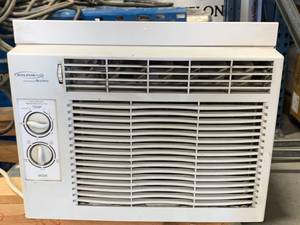 lot 33 image: Soleurair 5000 BTU Air Conditioner