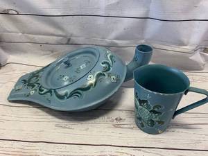 lot 6 image: Vintage Bed Pan & Pitcher