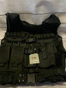 lot 11 image: New Teknon Tactical Shooters Vest $149