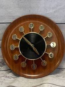 lot 21 image: Vintage Atomic Style 10 Spartus Clock