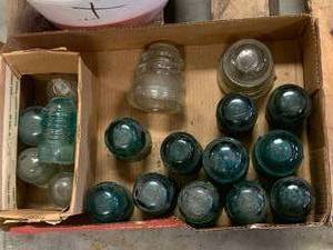 lot 71 image: Lot of 18 Hemingray Glass Insulators