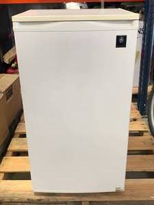 lot 75 image: GE Refrigerator  Freezer 4cu Feet