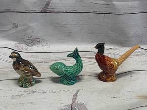 lot 91 image: Lot of 3 Roseade Pieces