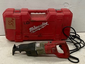 Milwaukee Heavy Duty 120Volt Sawzall With Plastic Case