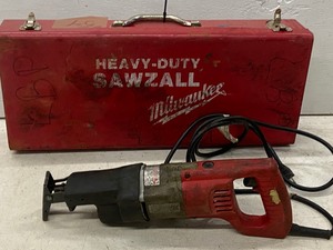 Milwaukee Heavy Duty 120Volt Sawzall With Steel Case
