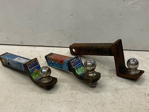 (3) Receiver Tow Hitches With Tow Balls
