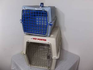 lot 4 image: 2-Pet Carriers