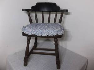 lot 11 image: Leather Back Chair With Magazine Rack