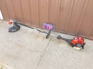 Craftsman 4 cycle weed trimmer. Tested & works. Like new. As shown.