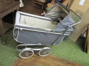 lot 198 image: Vintage Baby Stroller See Photos ...