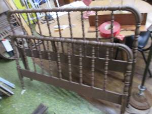 lot 224 image: Wood Head & Footboard Only  57 Wid...