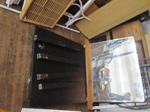 lot 234 image: Black Table & Mirror Heavy Duty Mi...