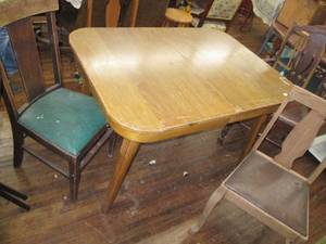 lot 255 image: Wood Table & 4 Wood Vintage Chairs ...