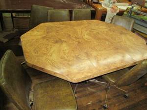 lot 259 image: Vintage Table & Chair Set Excellen...