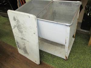 lot 262 image: Vintage Metal Ice Tank See Photos...