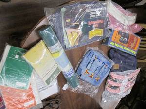 lot 263 image: Large Lot of Vintage Denim Bags, Pi...