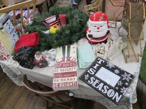 lot 265 image: Large Lot of Christmas Dcor, Cook...