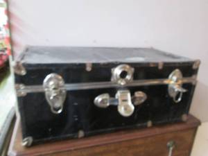 lot 288 image: Metal Trunk 30 X 15 X 12 See ...