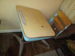 lot 293 image: Vintage Childs School Desk With Ch...