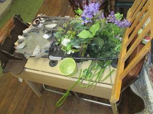 lot 296 image: Lot of Home Dcor, Magazines How ...