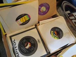 lot 330 image: Small Box of 45s In Sleeves, Vario...