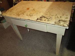 lot 335 image: Vintage Wood Table With Drawer 41...