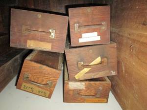 lot 391 image: (5) Wood Drawers, Various Sizes ...