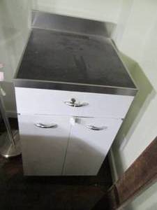 lot 437 image: Vintage Kitchen Cabinet 25 X 21 X...