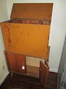 lot 440 image: Solid Wood Box 30 X 19 X 21, &...