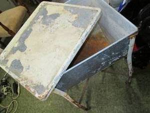 lot 450 image: Vintage Wash Tub 20 X 21 X 32 W...