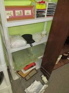 lot 499 image: Lot of CDs In Case, Home Dcor, (...