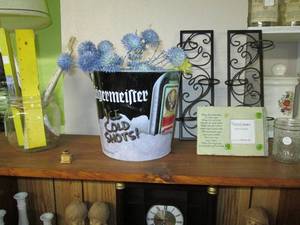 lot 500 image: Contents of Shelf (Home Dcor & Mo...