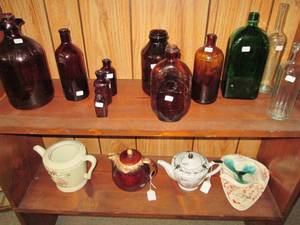 lot 502 image: Contents of (2) Shelves (Vintage Bo...