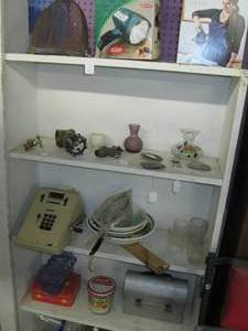 lot 511 image: Entire Contents of Shelves (Vintage...