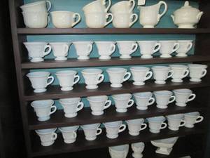 lot 522 image: Large Lot of White Glasses BSMT...