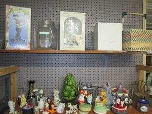 lot 547 image: Huge Lot of Collectibles (Music Box...
