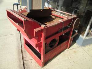 lot 8 image: Vintage Seed Cleaning System (MFG. ...