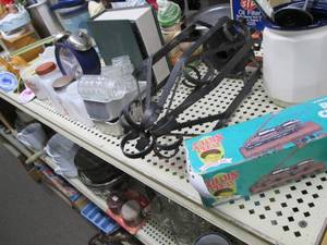 lot 559 image: Entire Contents of Shelves (Vintage...