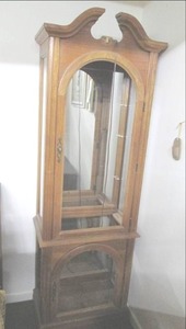 lot 17 image: Vintage Shelf Missing Glass From F...