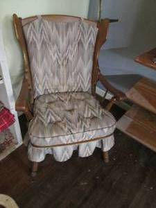 lot 46 image: Vintage Wood Sturdy Side Chair...