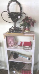 lot 48 image: Large Lot of Dcor Items Shelf No...