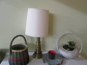 lot 54 image: Home Dcor Items & Table Lamp...