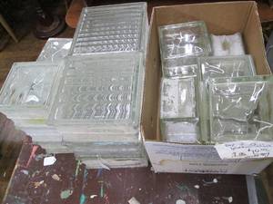 lot 98 image: Box of Glass Wall Pieces 5.5 X 5.5...