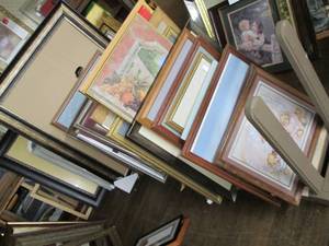 lot 152 image: Huge Rack (60 X 18 X 31)  Full o...