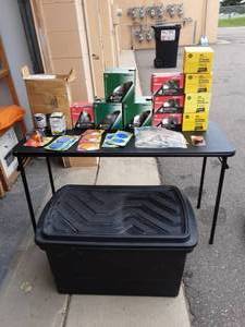 Auto Head Lamps, Reflectors, Ring Pulls.  Includes Tote With Lid
