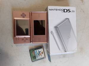 Nintendo DS Lite (No Cord Or Charger)