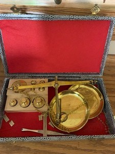 lot 78 image: Small Portable Scale in case