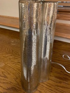 lot 89 image: Lovely Decorative Lamp