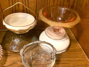 lot 98 image: Antique and Vintage Glassware Items