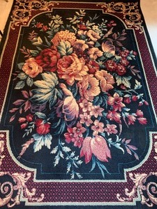 lot 108 image: Large Decorative Area Rug